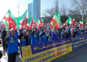 تظاهرات ژنو؛ ظریف صحنه را خالی کرد