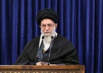 توییتر خامنه‌ای به دلیل ترویج خشونت بسته شد
