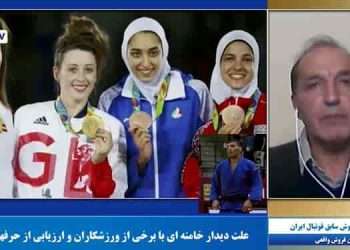 خامنه‌ای وطن فروش واقعی
