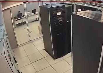 دوربین های‌ کنترلی در سالمرگ خمینی تسخیر شدند