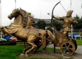 آرش کمانگیر، نماد جان‌فشانی در راه میهن