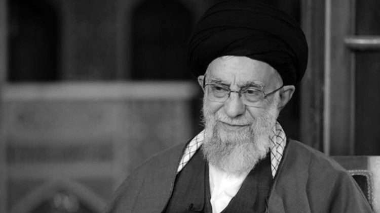 خامنه ای طی این سالیان همیشه تلاش داشت برای روحیه دادن به بسیجی‌ها و نیروهای وارفته خود در پیام نوروزی قوی ظاهر شود و با برخی وعده و وعیدها و تعیین چشم اندازها این نیروها را روحیه تازه بدهد