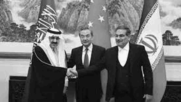 چرا خامنه ای در مقابل دولت‌های خرپول منطقه به کرنش افتاده است؟!