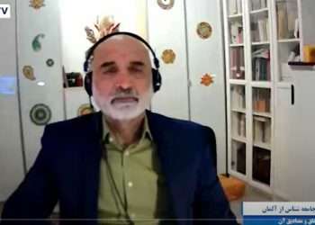 درشرایط فعلی ایران جبهه خلق و ضد خلق شامل کدام افراد و جریانات میشود؟ جریانات تامین کننده مطامع چگونه و با چه اهدافی فضای سیاسی جامعه شکل گرفتند؟ مرزبندی خلق و ضدخلق چه ضرورتی دارد؟