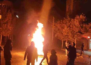 یافته‌های «چارلز تیلی» مانع سرنگونی حکومت نمی‌شود