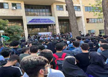 قیام ۱۴۰۱-؛ دانشگاه تمام قد در مقابل استبداد ایستاد!