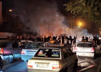 ایران؛ دیکتاتوری در سراشیب سقوط!