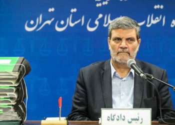 دادگاه-های-مفتضح-و-شکست-خورده-خامنه‌ای