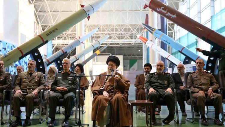 ایران؛ ۵ میلیارد و ۳۰۰ میلیون دلار چگونه غیب می‌شود؟!