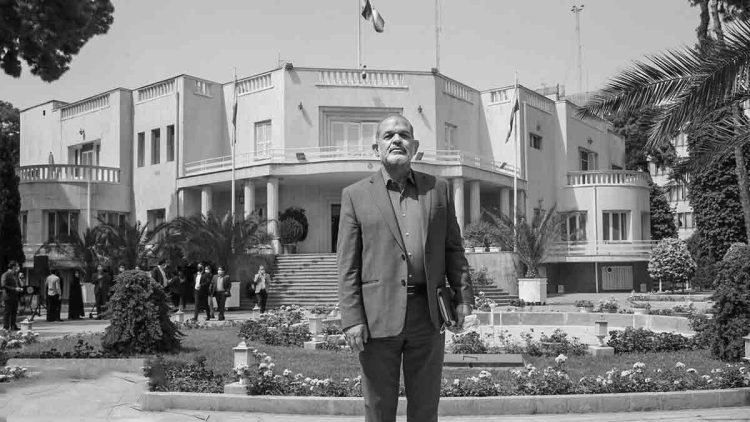 پاسدار وحیدی از سرکوب مردم احساس خرسندی می‌کند!