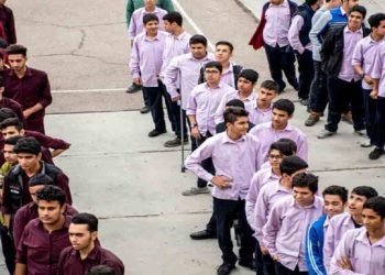 زنگ‌های مدرسه زنگ‌های بی‌پولی دانش‌آموزان را به صدا در می‌آورند!