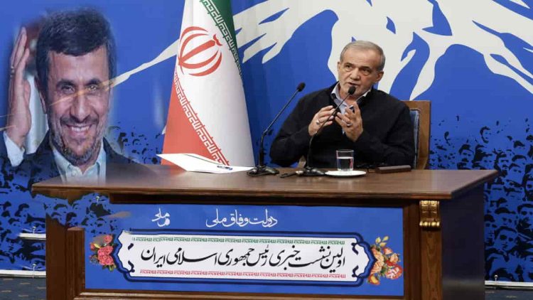 پزشکیان در نخستین مصاحبه مطبوعاتی‌اش به شیوه‌های احمدی‌نژادی متوسل شد