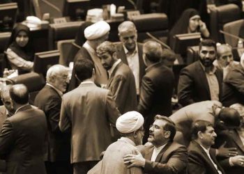 جنگ گرگ‌ها در قلمرو خامنه‌ای، وقتی زمین سفت می‌شود