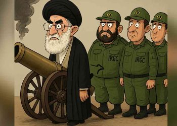 باید به ناصرالدین‌شاه گفت؛ جانم! دود شلیک توپ را دیدی؟ (طنز سیاسی)
