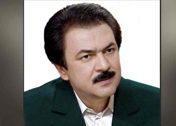 مسعود رجوی: گناه بزرگ زن انقلابی مجاهد خلق، روسری یا اوج رزمندگی؟