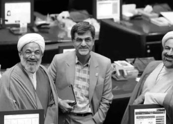 آغاز فصل تازه جنگ قدرت در سایه فروپاشی سیاست‌های خامنه‌ای