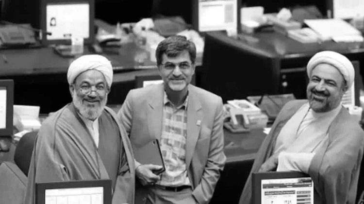 آغاز فصل تازه جنگ قدرت در سایه فروپاشی سیاست‌های خامنه‌ای