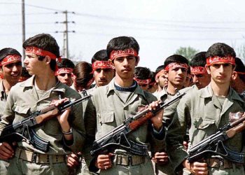تخته‌سیاه‌های عزادارمهرماه؛ قربانی ۳۶هزار دانش‌آموز درجنگ ضد میهنی