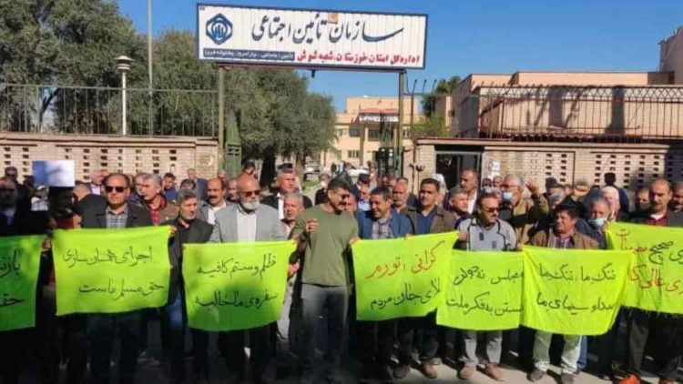 با گسترش بحران در راس حاکمیت و ناکارآمدی تمامیت سیستم، اعتراضات عمومی نیز در ایران رو به افزایش نهاده است. با گذشت بیش از یک سال از دوره پزشکیان