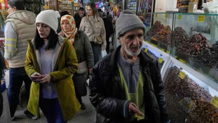 مرکز آمار ایران از تورم ۱۱۵ درصدی مواد غذایی خبر داد