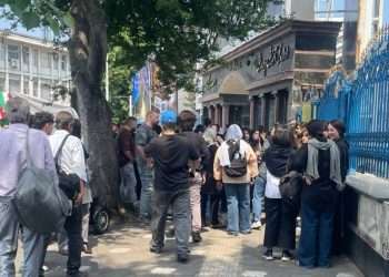 نزاع باندها و اعتراض نسل جوان؛ رژیم پس از جنگ ۴۰ روزه
