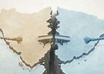 شکاف در جناحین حاکمیت بر سر تنگه در ایران